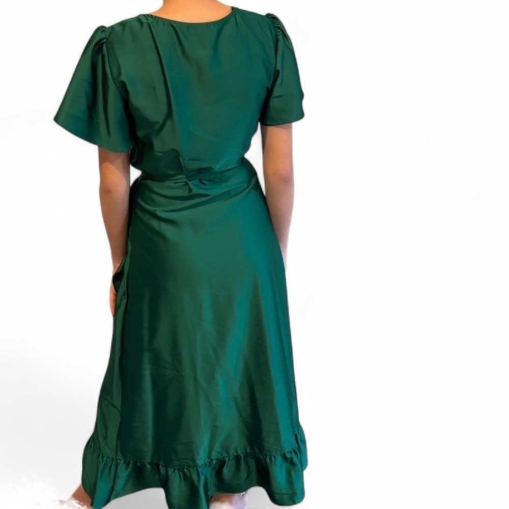 Mi Ami Francesca’s Green Satin Wrap Midi Dress Flutter Sleeve Ruffle Hem Size M - Picture 10 of 13